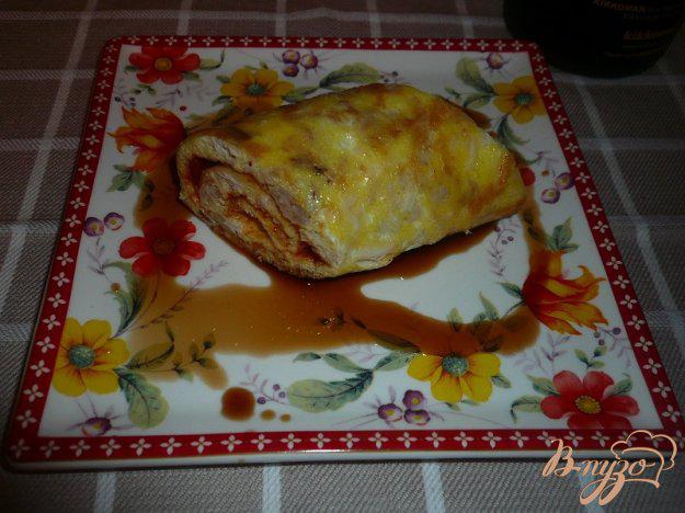 фото рецепта: Омлет-ролл с куриным мясом