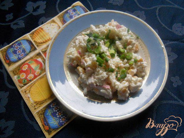 фото рецепта: Рисовый салат с крабовым мясом
