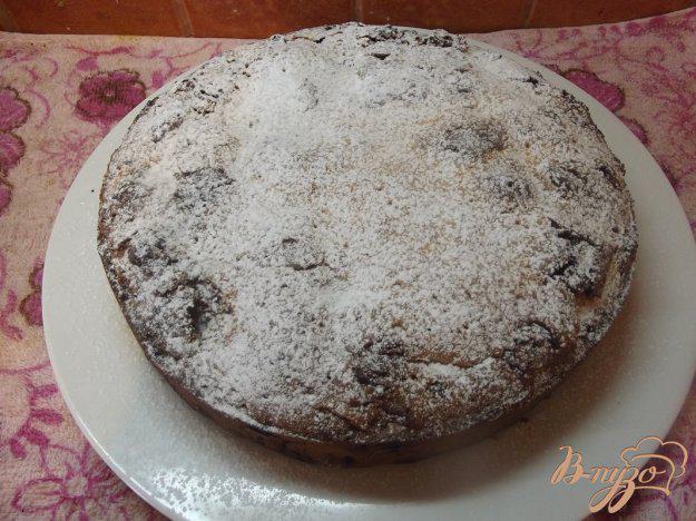 фото рецепта: Пирог с вишней и белым шоколадом