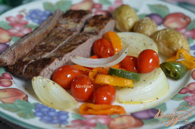 фото рецепта: Пряный стейк с томатной сальсой