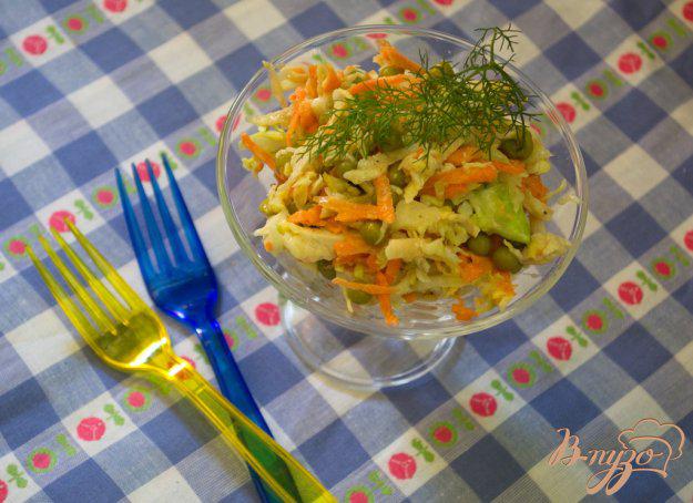 фото рецепта: Салат с капустой, курицей и морковью