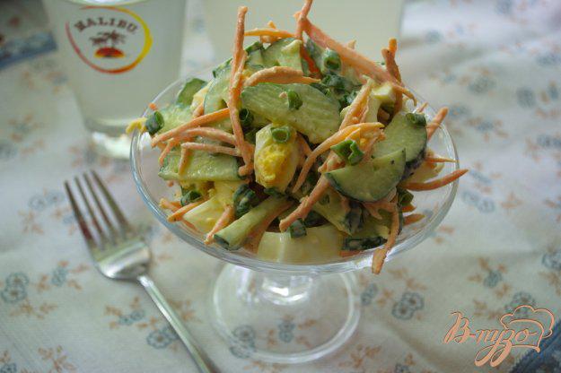 фото рецепта: Салат с морковью и огурчиком