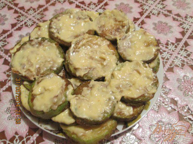 фото рецепта: Жареные кабачки с майонезом и чесноком