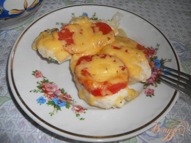 фото рецепта: Куриная грудка запеченная с помидорами и сыром