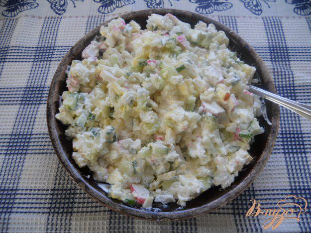 фото рецепта: Салат сытный с крабовыми палочками и рисом
