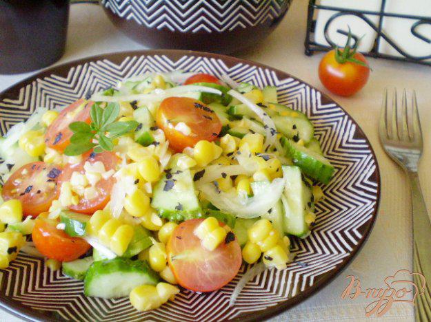 фото рецепта: Овощной салат с кукурузой
