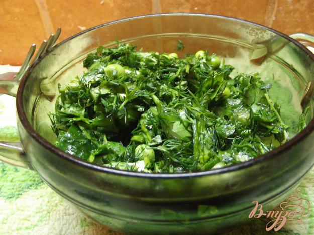 фото рецепта: Салат с зеленым горошком и кинзой