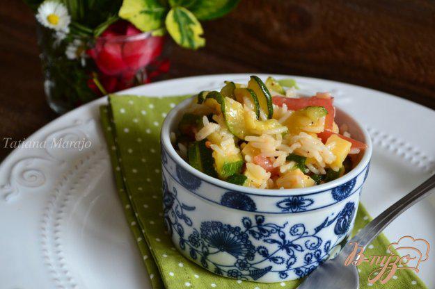 фото рецепта: Рисовый салат с овощами и сыром