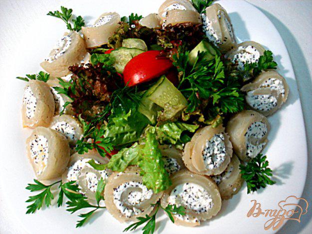 фото рецепта: Кальмары фаршированные с салатом