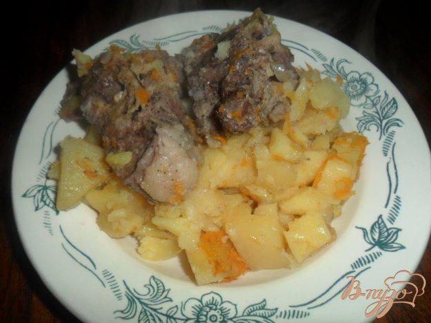 фото рецепта: Тушенная картофель с свиными ребрами