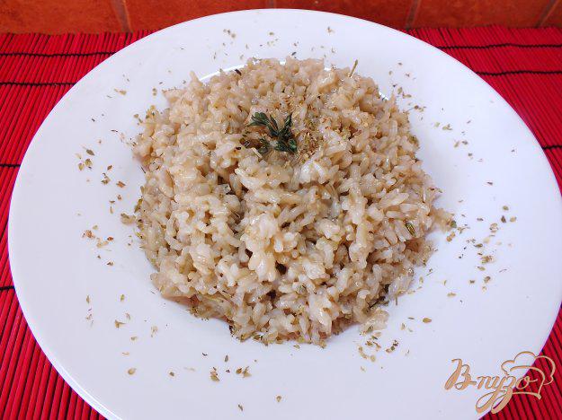 фото рецепта: Рис неочищенный с розмарином и тимьяном