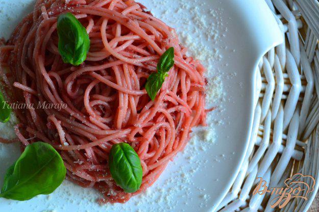 фото рецепта: Спагетти со свеклой и сыром маскарпоне
