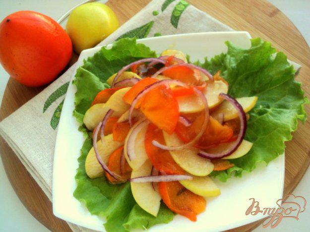 фото рецепта: Салат с хурмой и яблоками