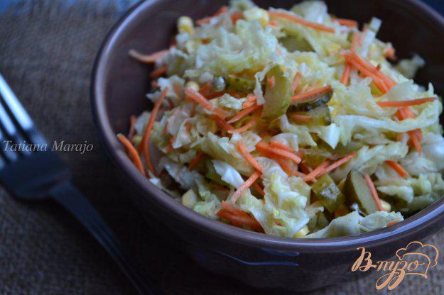 фото рецепта: Капустный салат с маринованным огурчиком