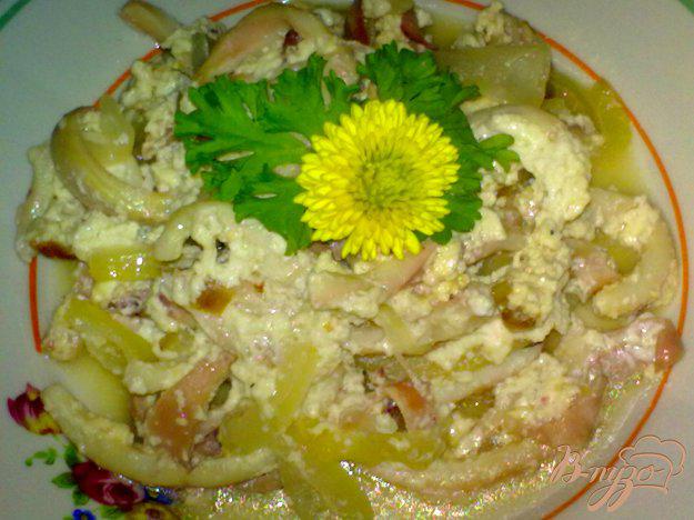 фото рецепта: Кальмары в сметанно-яичном соусе