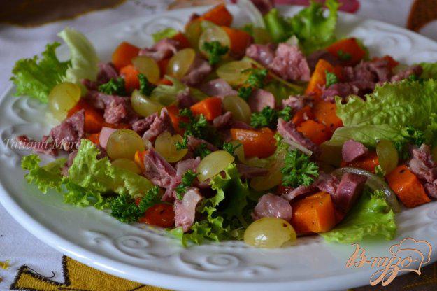 фото рецепта: Салат с печеной тыквой и утиными желудочками конфи
