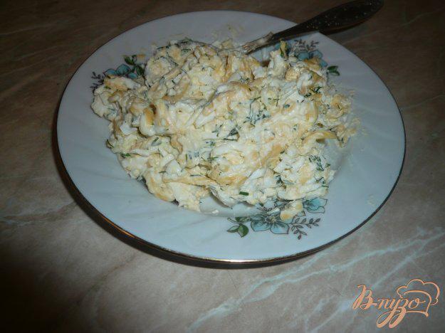 фото рецепта: Салат сырный с чесночком