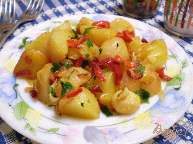 фото рецепта: Картофель с чесноком и болгарским перцем