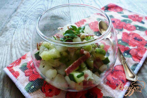 фото рецепта: Салат из дыни и сырокоченого мяса