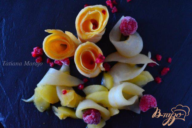 фото рецепта: Блинчики с лимонным курдом и фруктами