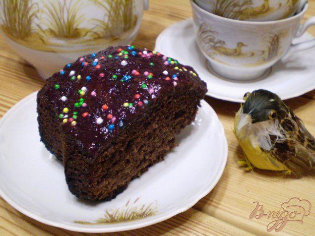 фото рецепта: Пирог шоколадный с клубнично-шелковичным вареньем