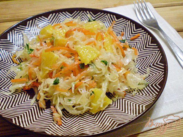 фото рецепта: Салат из капусты, моркови и апельсина