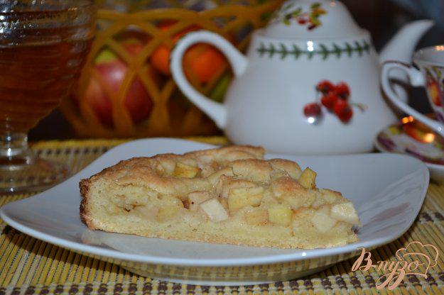 фото рецепта: Песочный пирог с яблоками и корицей