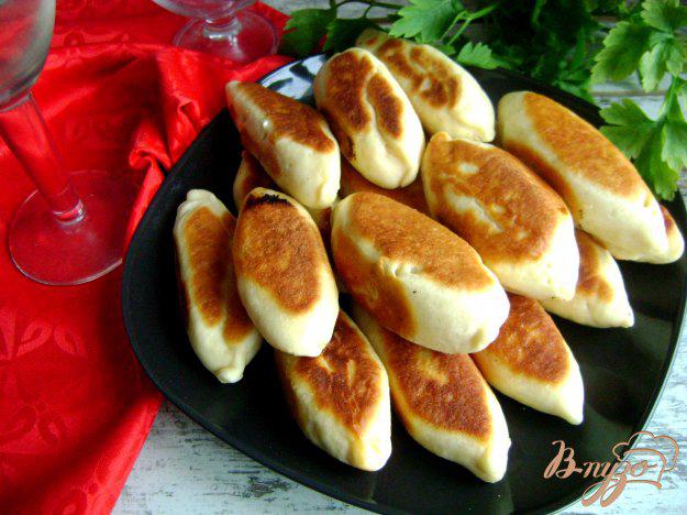 фото рецепта: Банкетные мини-пирожки с семгой и рисом