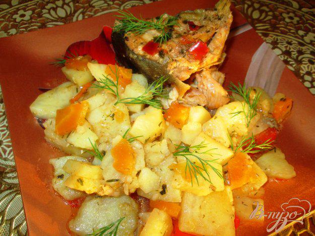 фото рецепта: Тушеная горбуша с овощами
