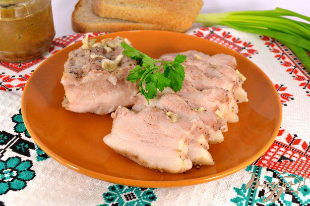 фото рецепта: Грудинка свиная с чесноком и перцем в мультиварке