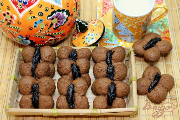 фото рецепта: Шоколадное печенье с черносливом