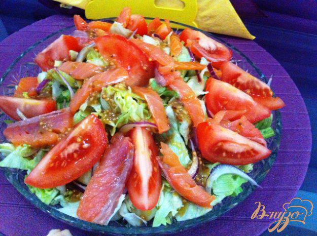 фото рецепта: Салат овощной с подкопченной форелью