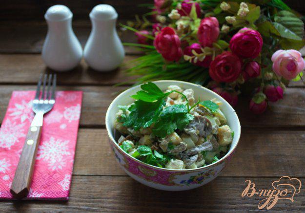 фото рецепта: Зимний салат с изюмом