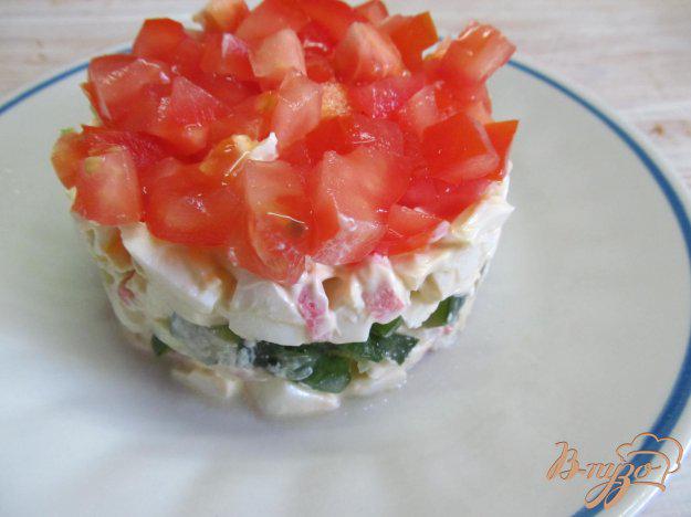 фото рецепта: Салат из крабовых палочек помидор и огурца