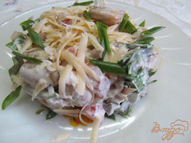 фото рецепта: Салат из курицы фасоли и помидора