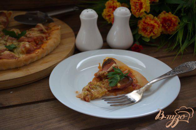 фото рецепта: Домашняя быстрая пицца с сосисками и лечо