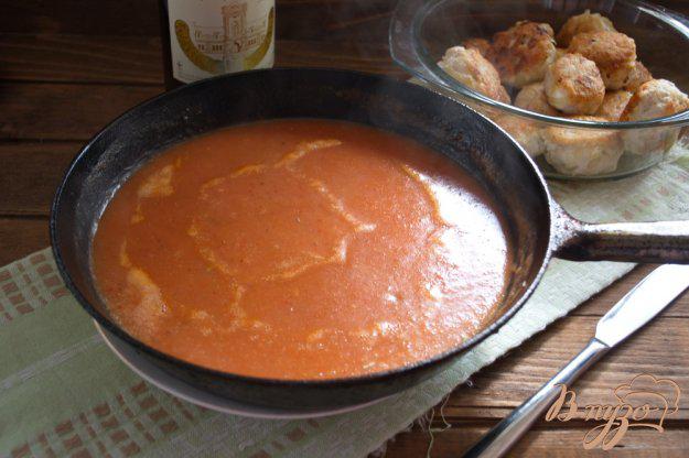 фото рецепта: Сметанно-томатный соус для тефтелей