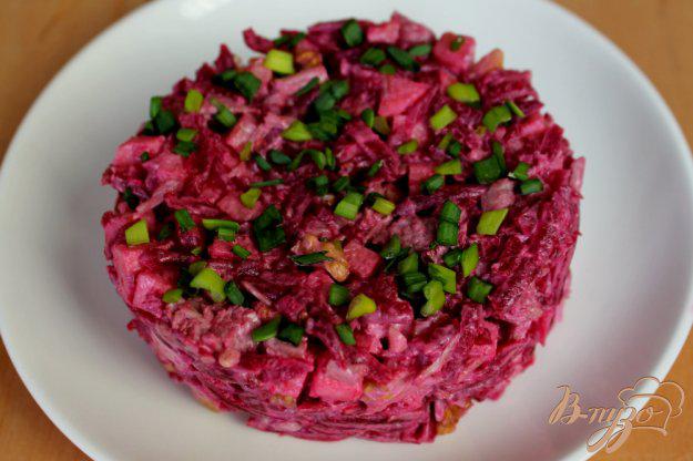 фото рецепта: Свекольный салат с мясом и яблоком