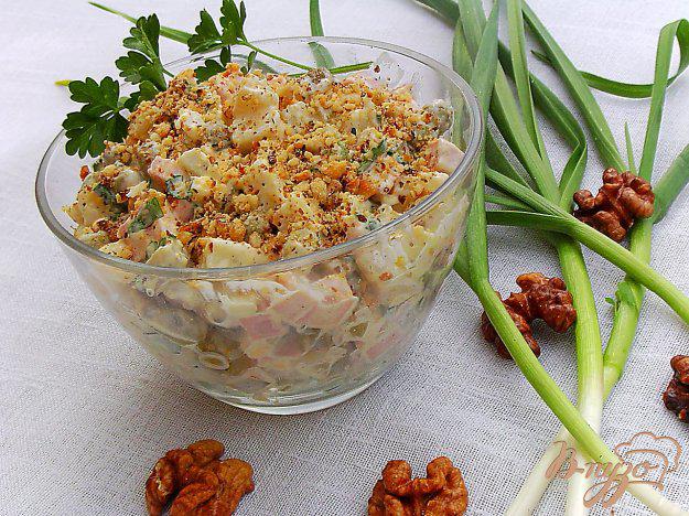 фото рецепта: Салат « оливье» с чесноком и орехами