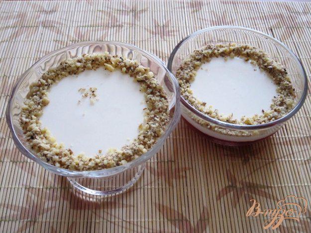 фото рецепта: Йогуртовое желе с вишнями