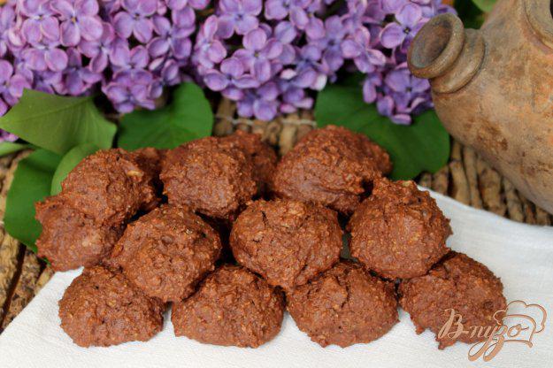 фото рецепта: Овсяное печенье с какао и орехами