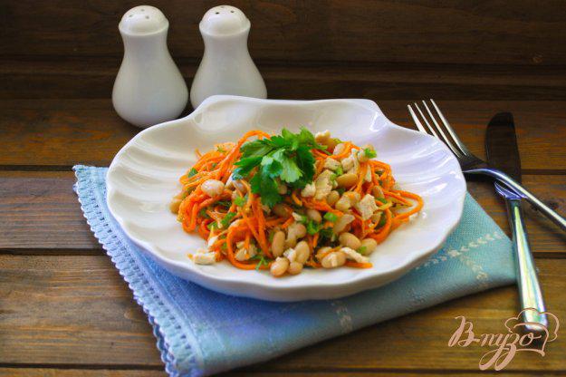 фото рецепта: Салат с курицей и корейской морковкой