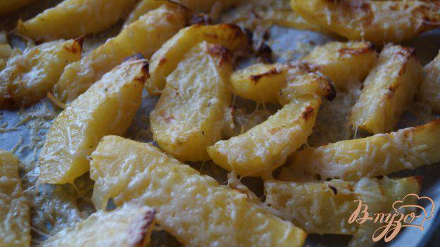 фото рецепта: Картофель с луком и сыром в духовке