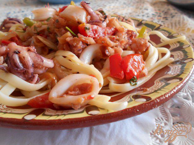 фото рецепта: Спагетти с рыбой и кальмарами