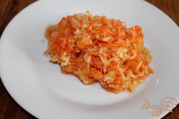 фото рецепта: Салат с яблоком и морковью с медом