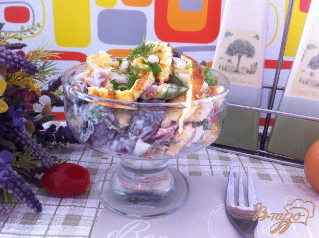 фото рецепта: Салат с омлетом, салями и красной фасолью