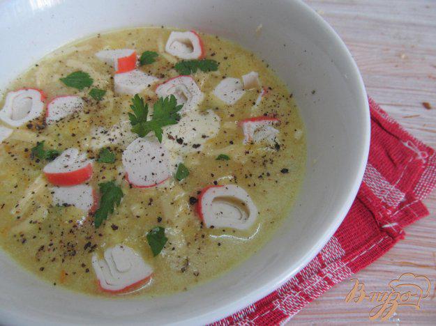 фото рецепта: Сырный суп с крабовыми палочками