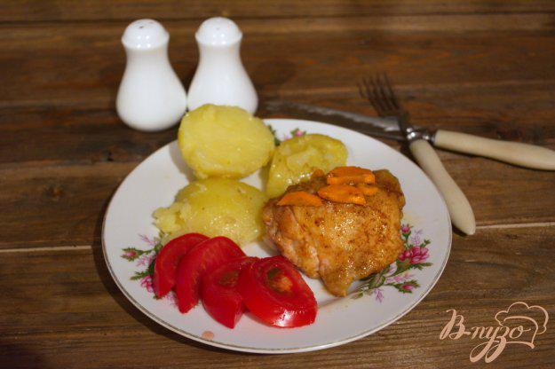фото рецепта: Куриные стейки с морковкой