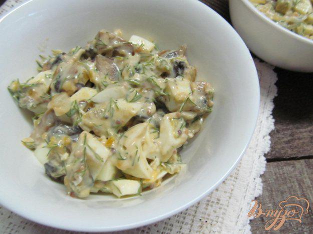 фото рецепта: Салат из яиц и шампиньонов