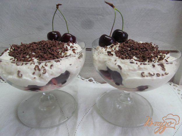 фото рецепта: Творожный десерт с черешней и шоколадом